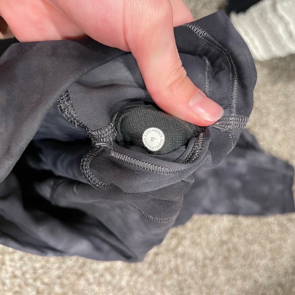 Lululemon Cropped Leggings - Picture 3 of 4